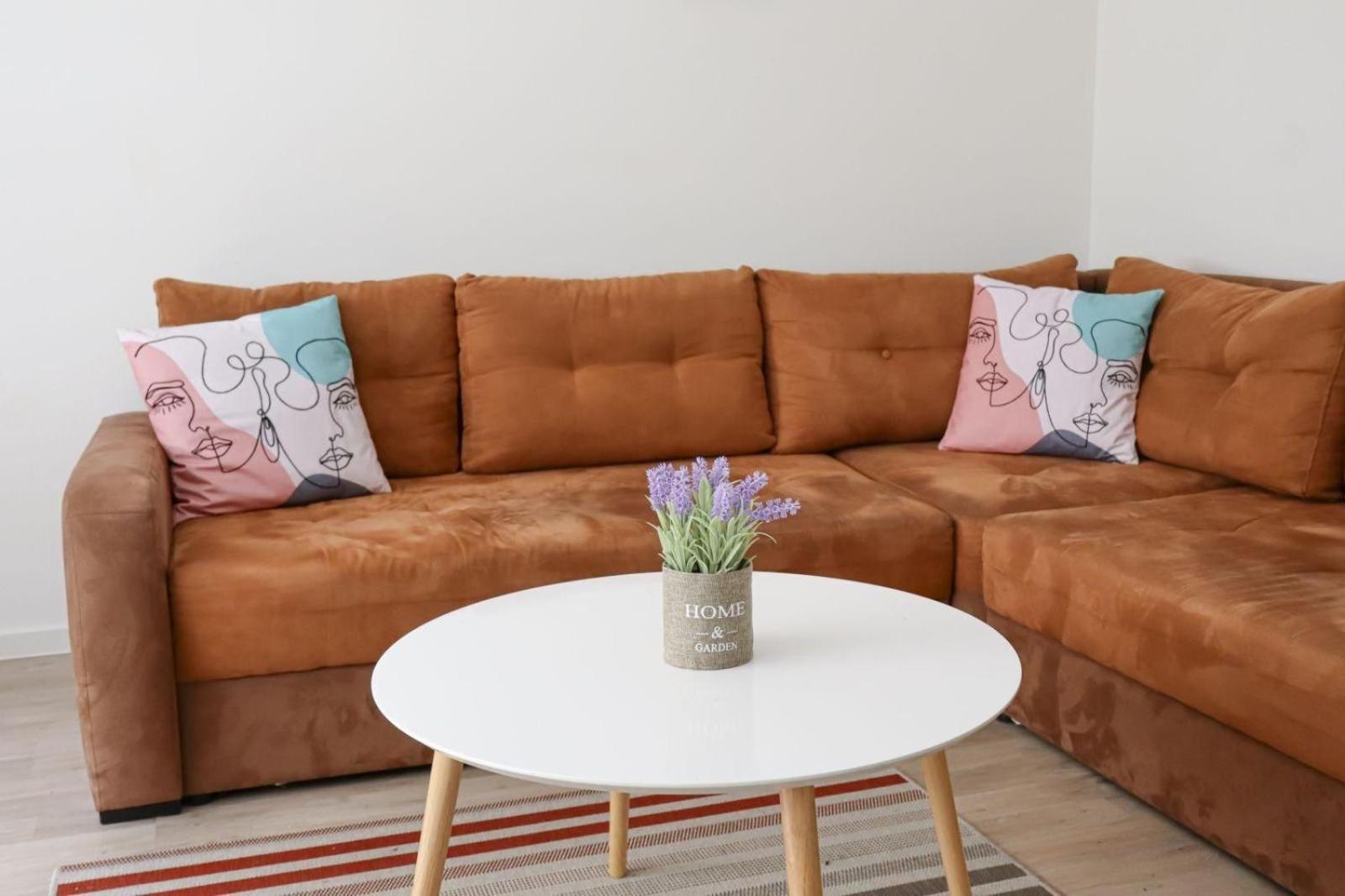 Apartment Saray *